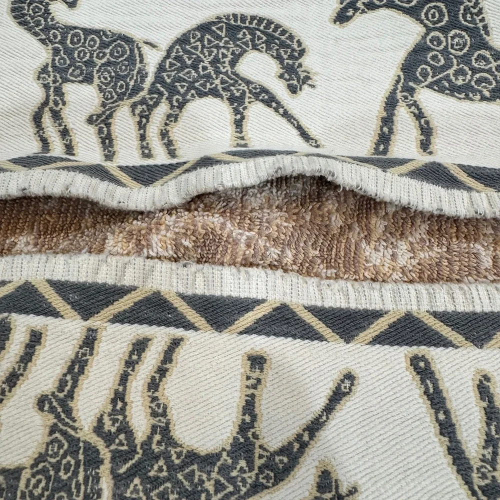 Vintage Giraffe Safari Bath Towels Set of 2 Blue‎ Beige Cotton Jacquard Border